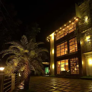  Hotel La Serene Mattannur